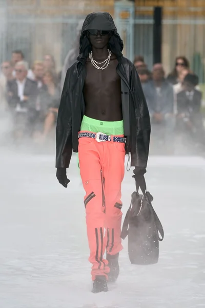 Look 13